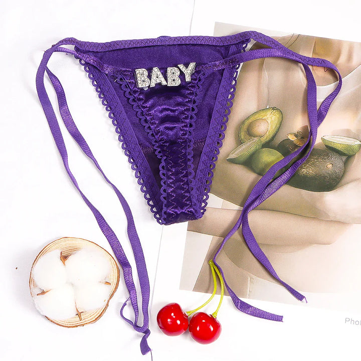 Personalizowane jedwabiste stringi